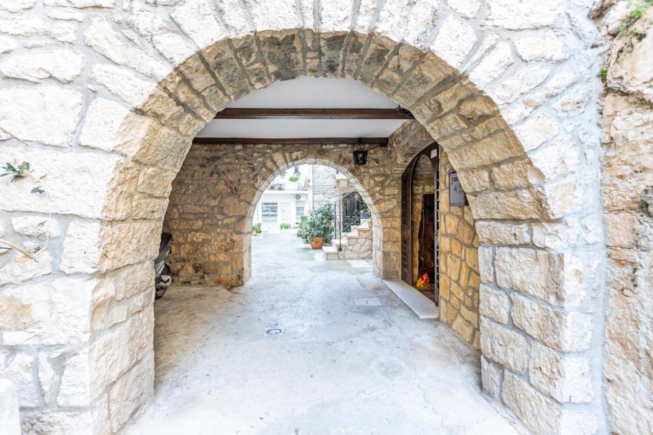 דירות באסקה וודה Stone House Srida מראה חיצוני תמונה
